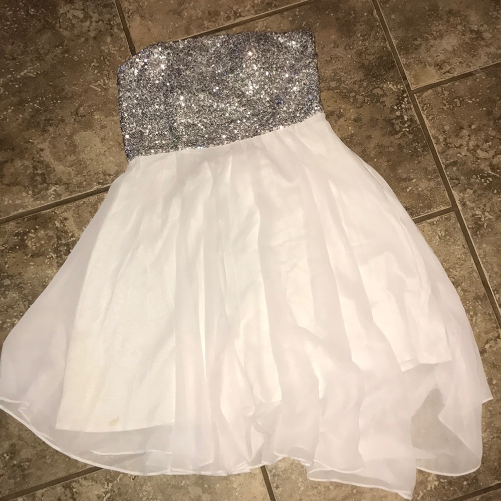 Gianni Bini White & Silver sequined dress